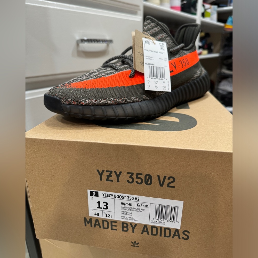 adidas Yeezy Boost 350 V2 Size 13 - Carbon Beluga
